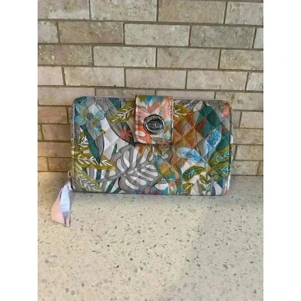 Vera Bradley RFID Turnlock‎ Wallet Rain Forest Canopy Smartphone Travel 118